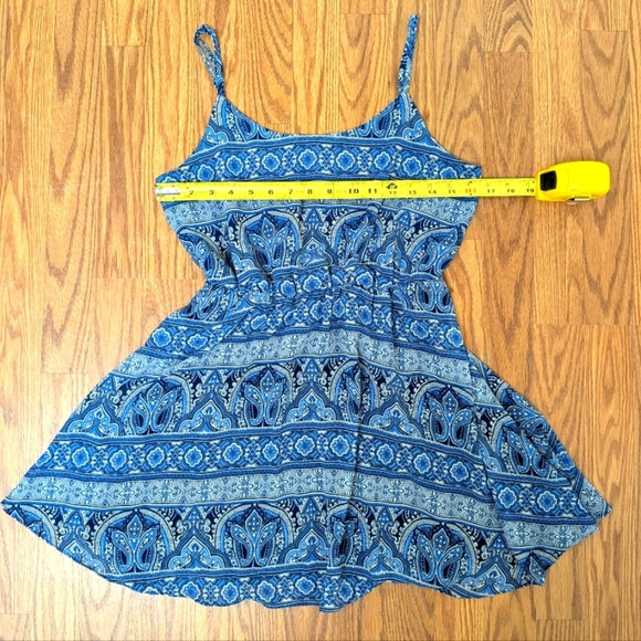 Mini Dress - Blue and White Patterned - Picture 8 of 10